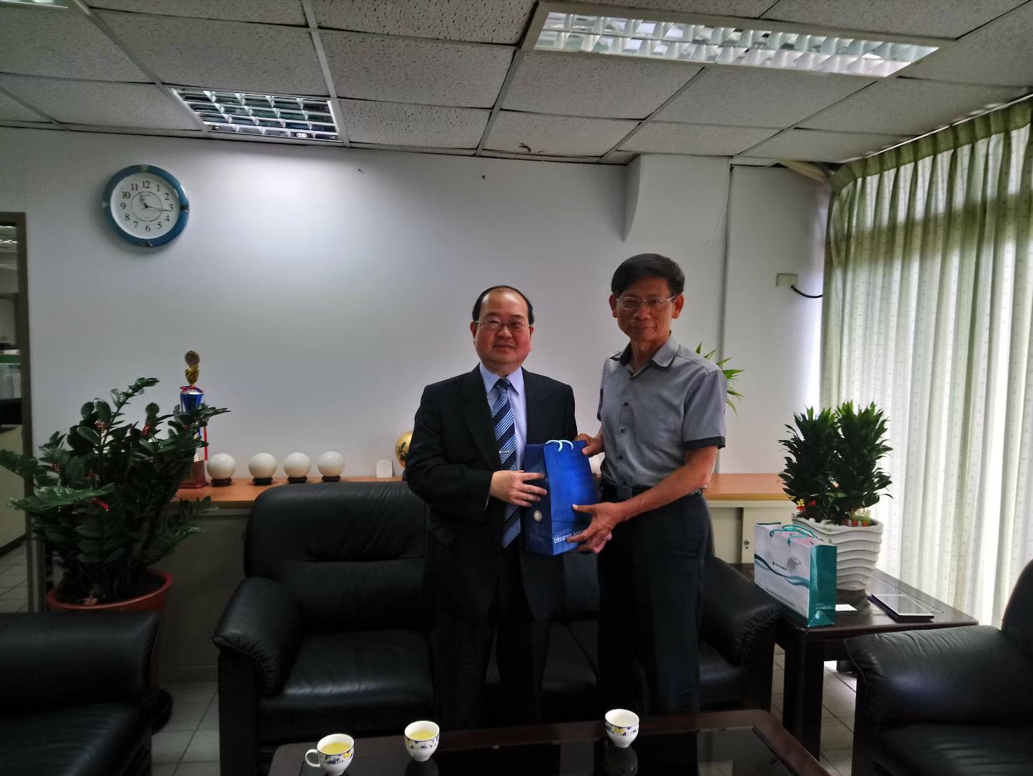 洪分署長帶領分署行政執行官，拜會財政部北區國税局羅東稽徵所