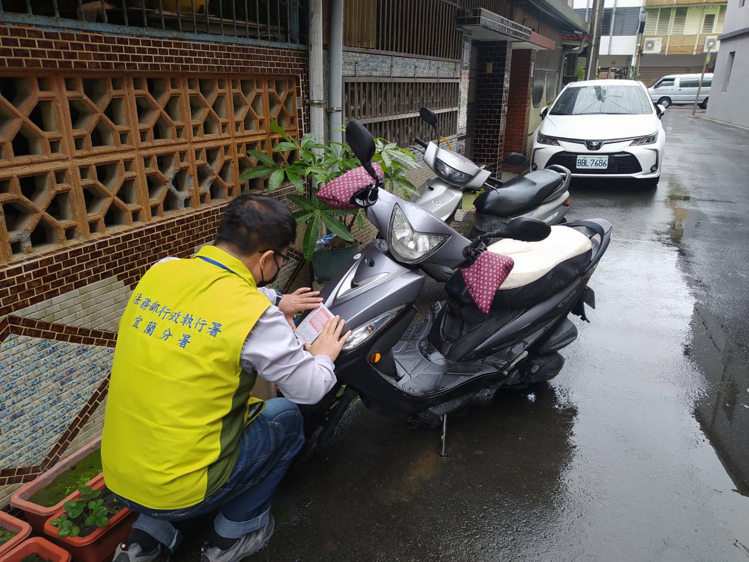 宜蘭分署113116上午查封不繳拒絕酒測罰鍰黃男機車照片 (4)