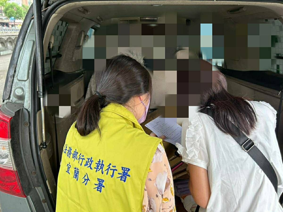 基隆女開車上高速公路「337次」不繳通行費 宜蘭分署「智慧扣車」查封立馬繳款 (6)