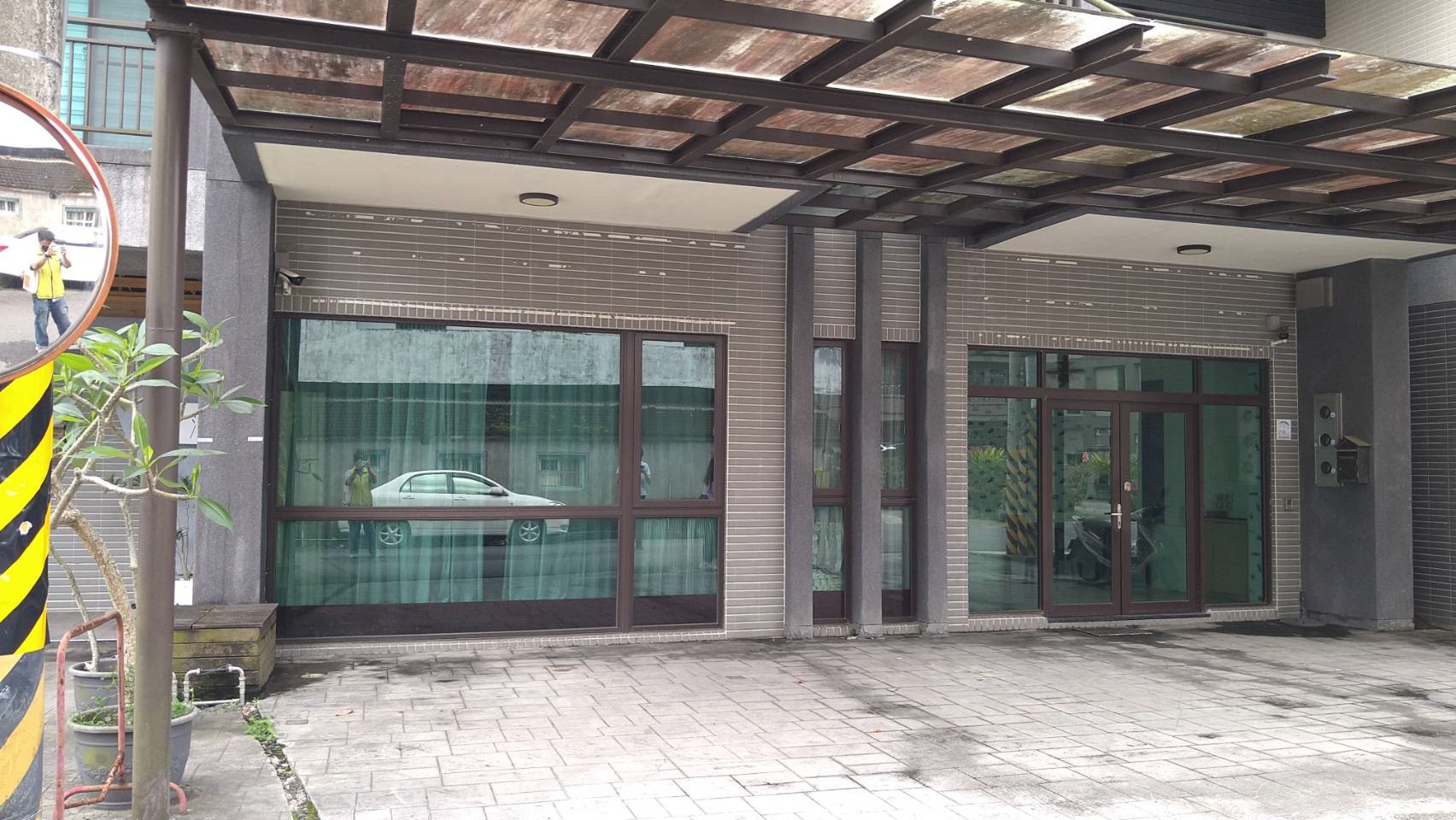 08_113年8月6日拍賣近龍潭湖風景區礁溪透天（含內部溫泉旅館設備）照片