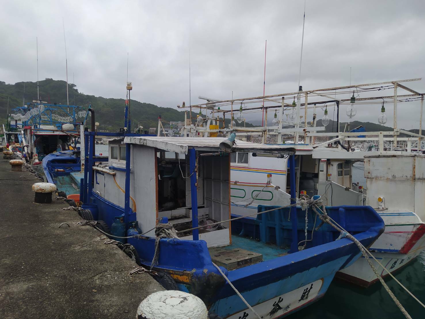 113/10/28基隆地檢署會同宜蘭分署、海巡署北部分署現場執行運毒船畫面