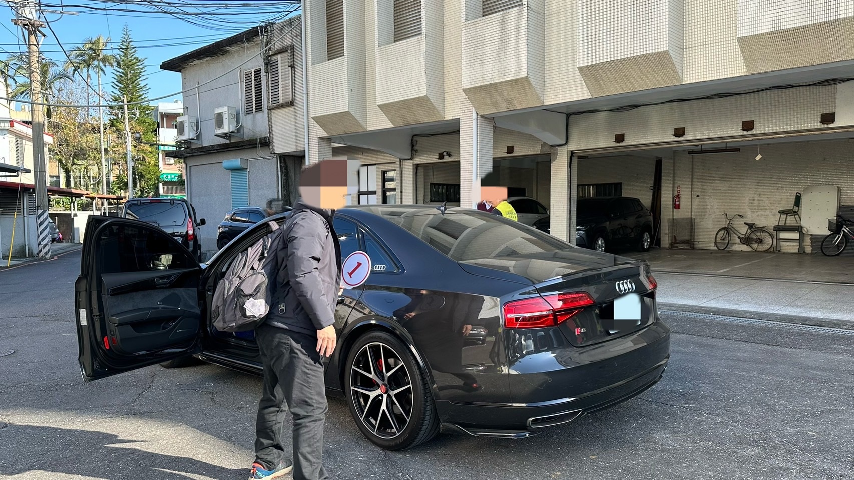 開放賞車檢視車況2