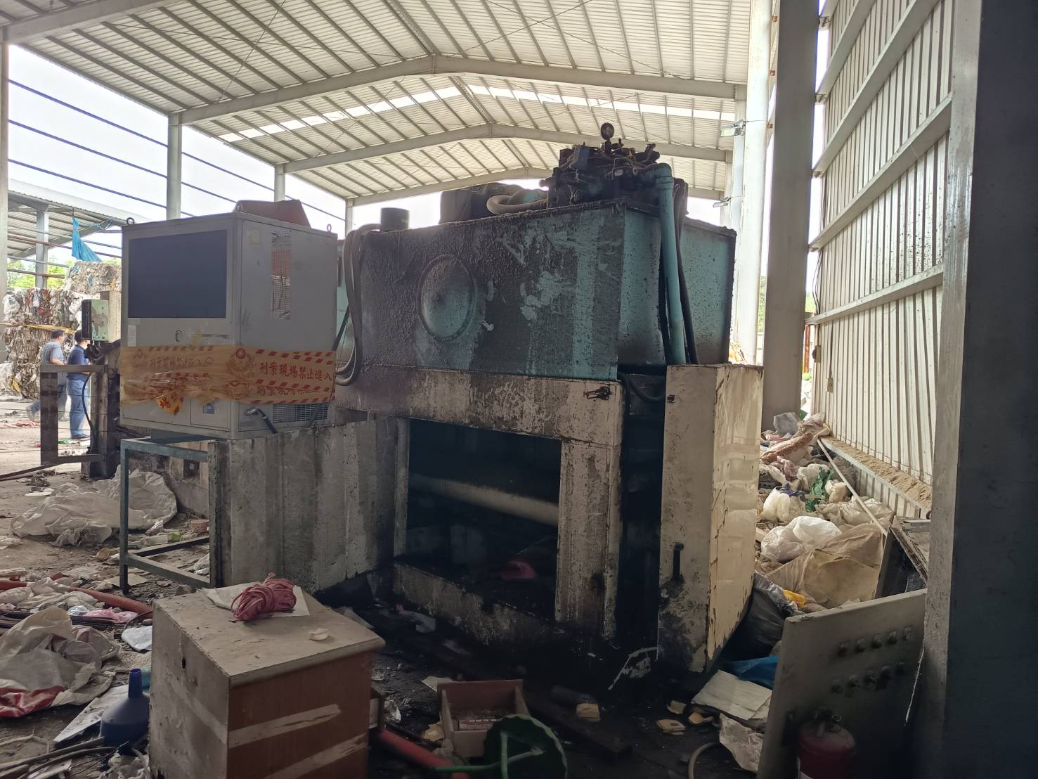 9483.jpg1140804基檢偵助執-壓縮捆包機