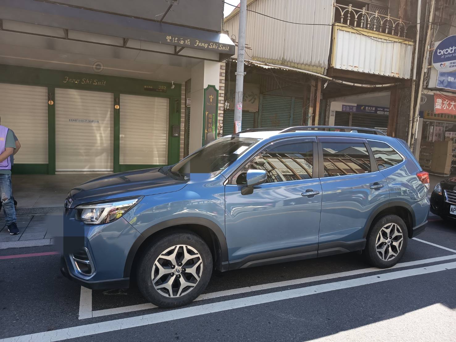 22861.jpg114.10.2宜蘭中山路查封林女速霸陸車輛照片4