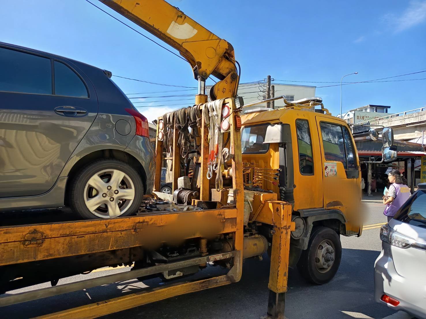 宜市林森路查扣何男欠車車照片5