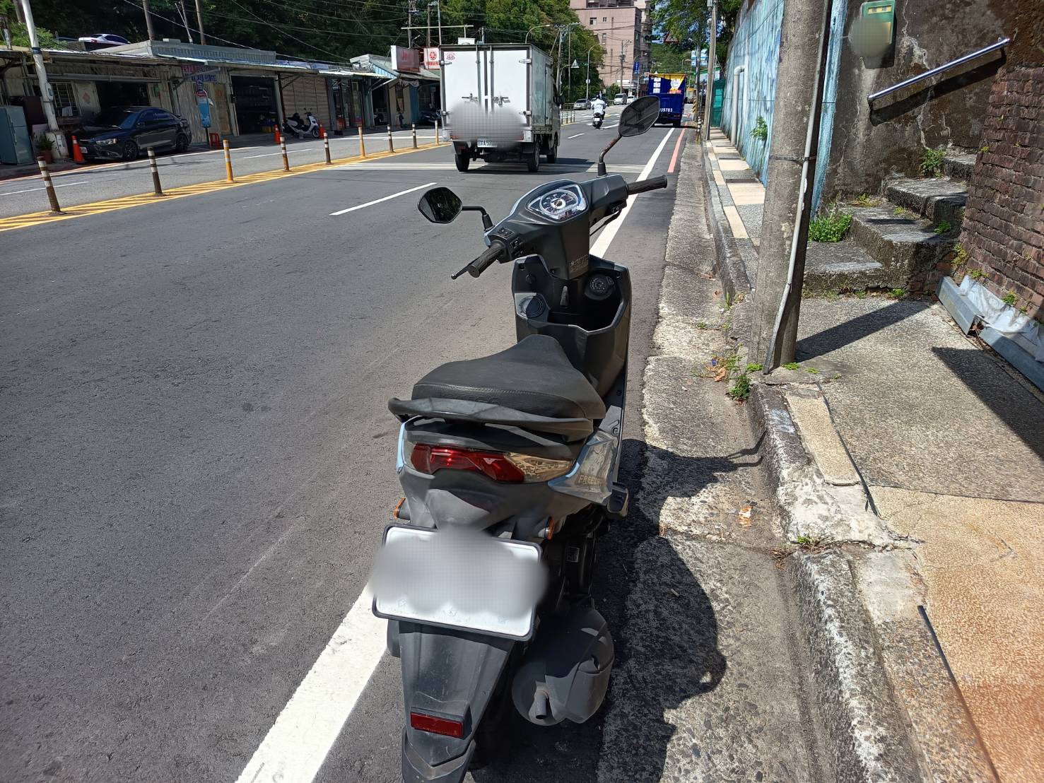 24666.jpg114.10.9基隆深澳坑路查封周男（廉114-3-263987周景煌NRS-3827）光陽機車照片（馬賽克1）