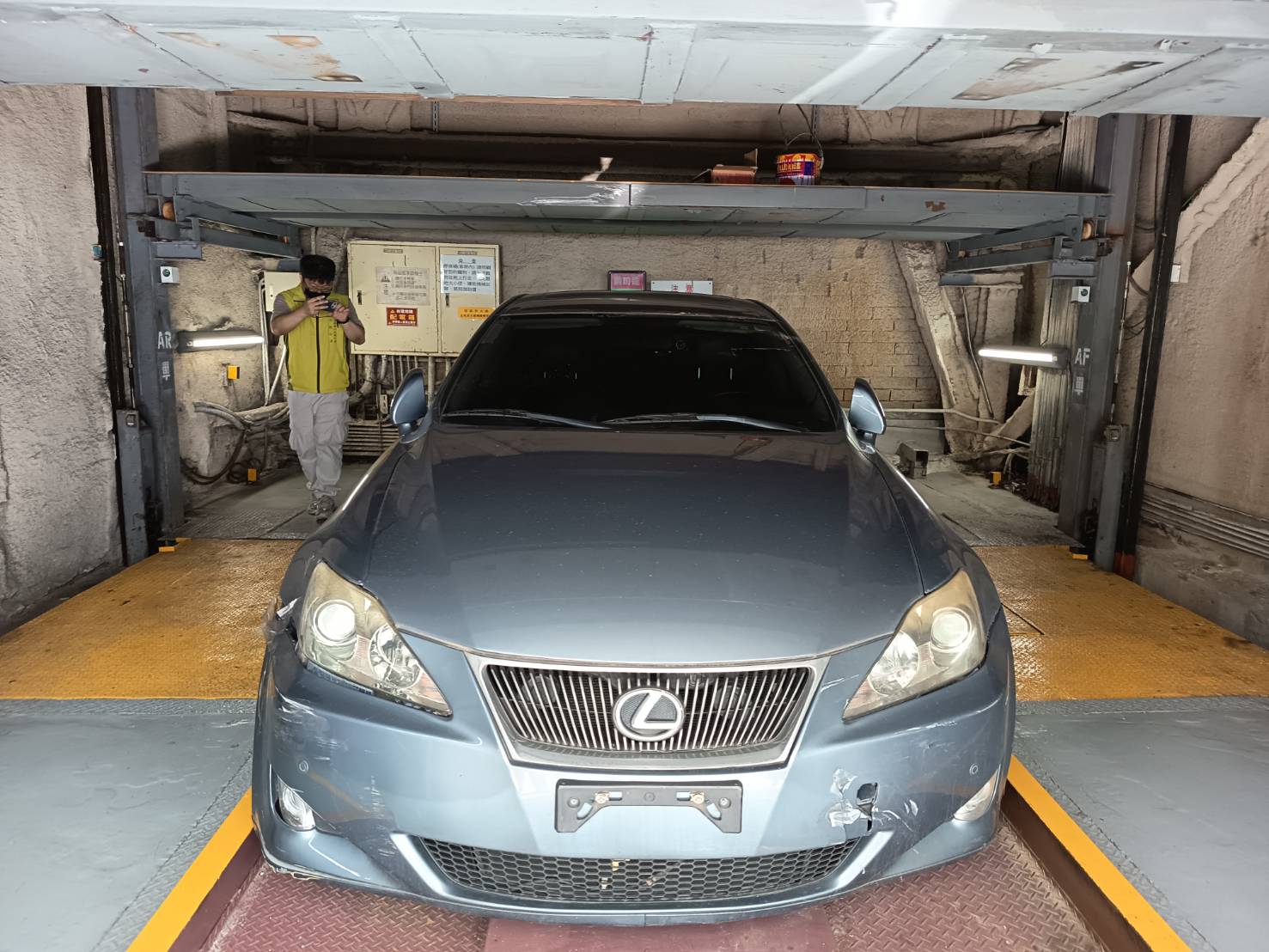 （基隆辦）1111拍賣交通欠款大戶張女LEXUS