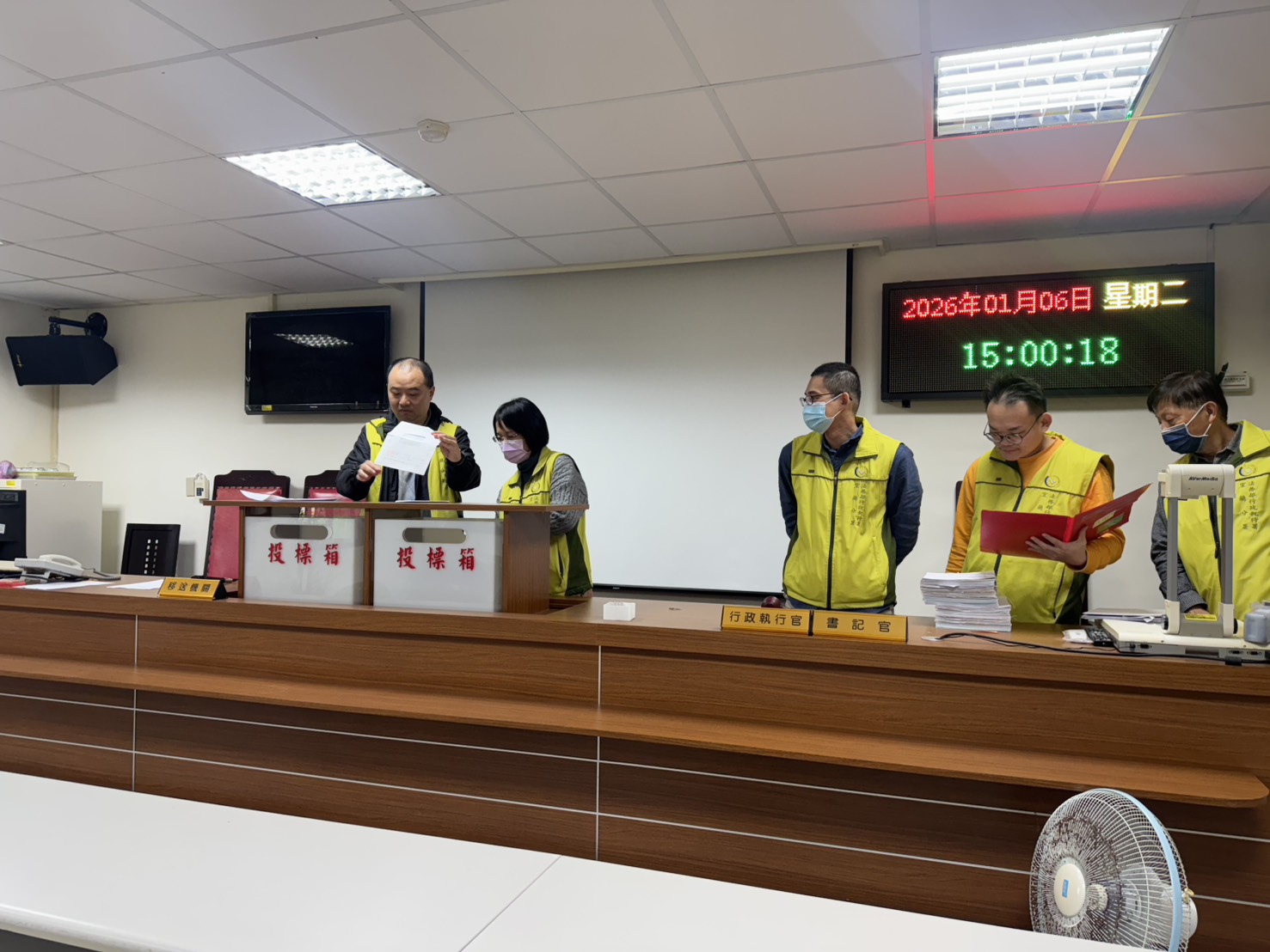 1150106拍賣，拍賣室照片二