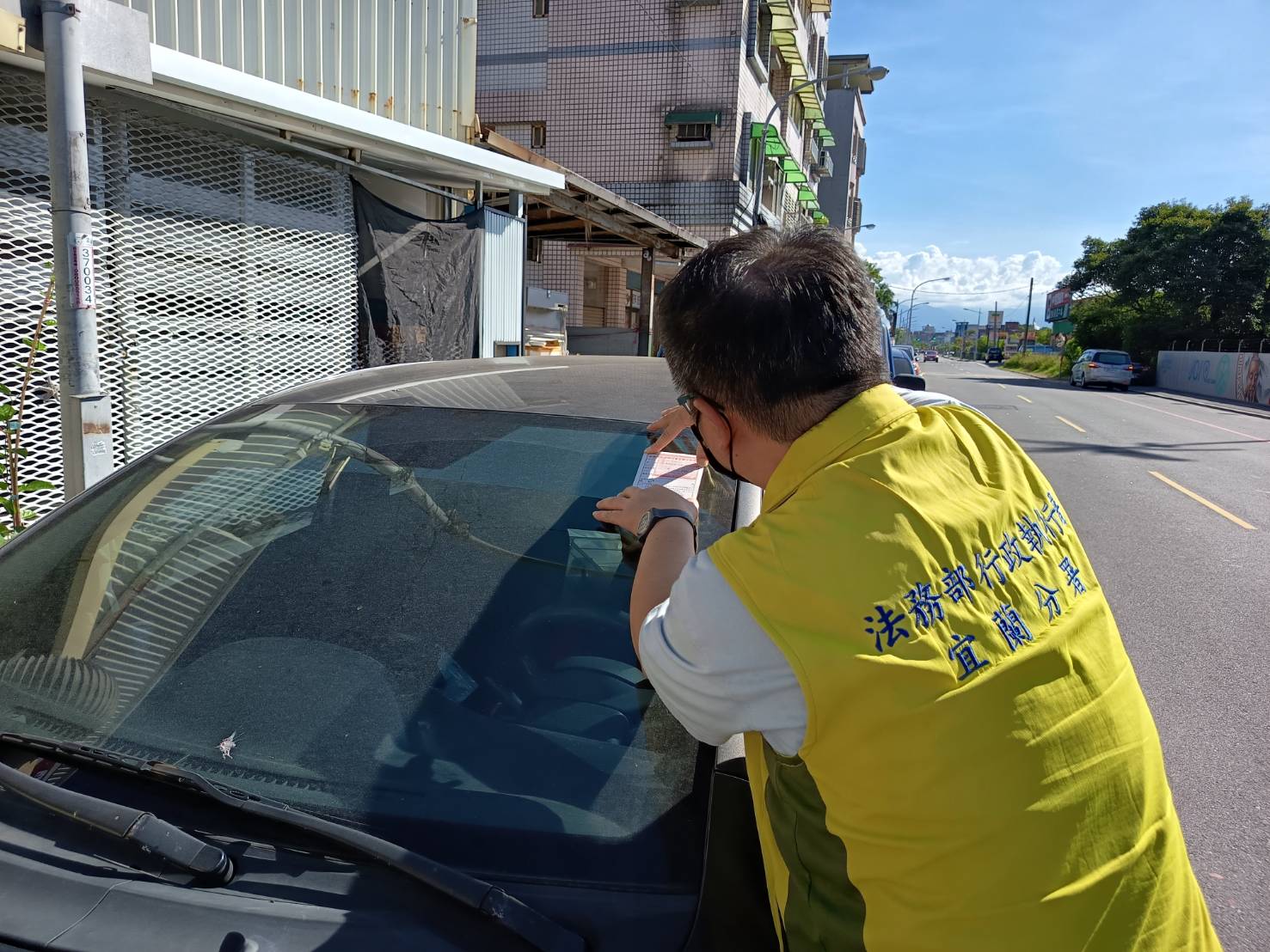 1150203灰色小鴨宜市林森路查扣何男欠車車照片2