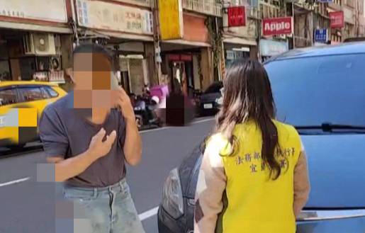 44613.jpg115.2.5上午基隆信二路游泳池前扣車（信115-3-58688黃清益）