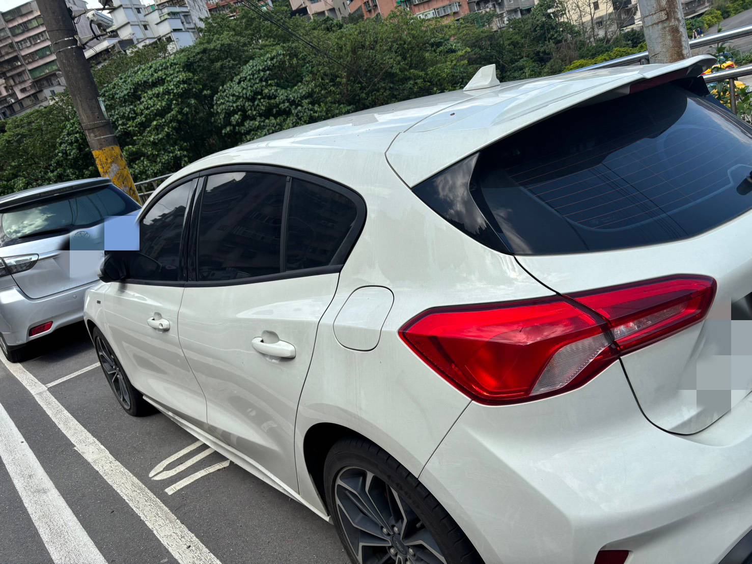 115.3.12基隆安一路查封超商加盟主福特六和車輛照片3-50447